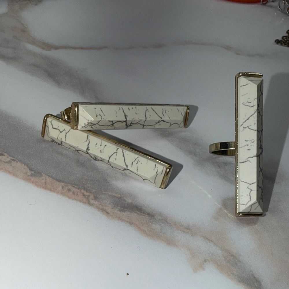 White and Gold Marble Ring and Earrings Set